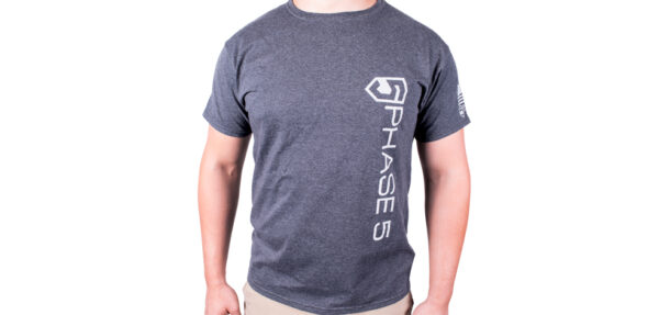 P5 VERTICAL LOGO T-SHIRT